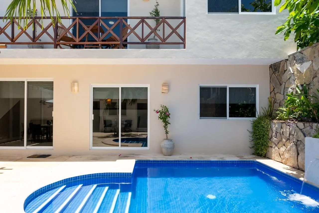 Casa Kuka - Isla Mujeres Hotel Guest house