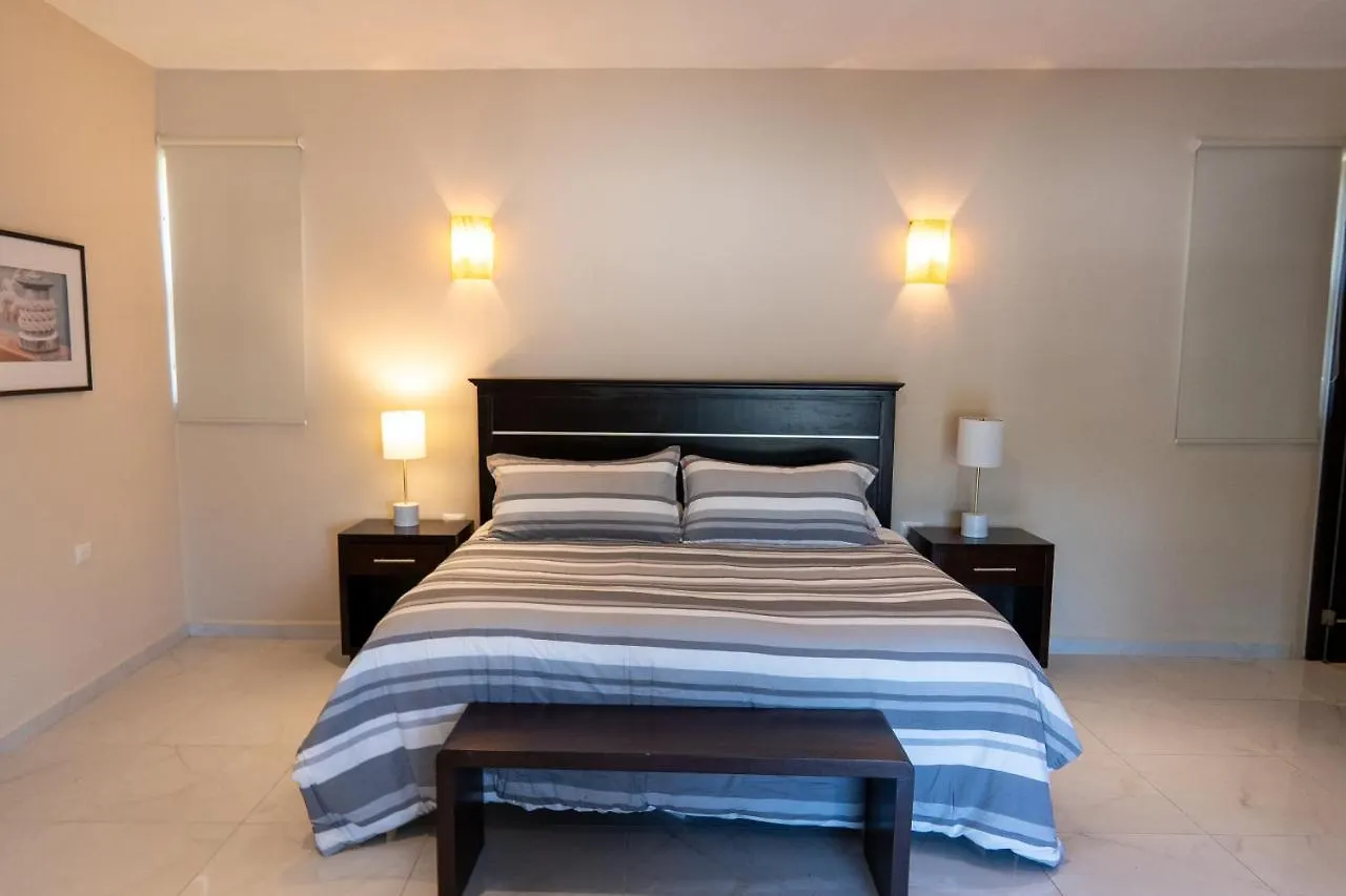Casa Kuka - Isla Mujeres Hotel